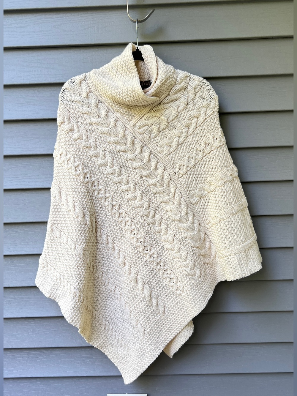 Inis Crafts Merino Wool Poncho Cape Cream Irish Cable Knit S/M